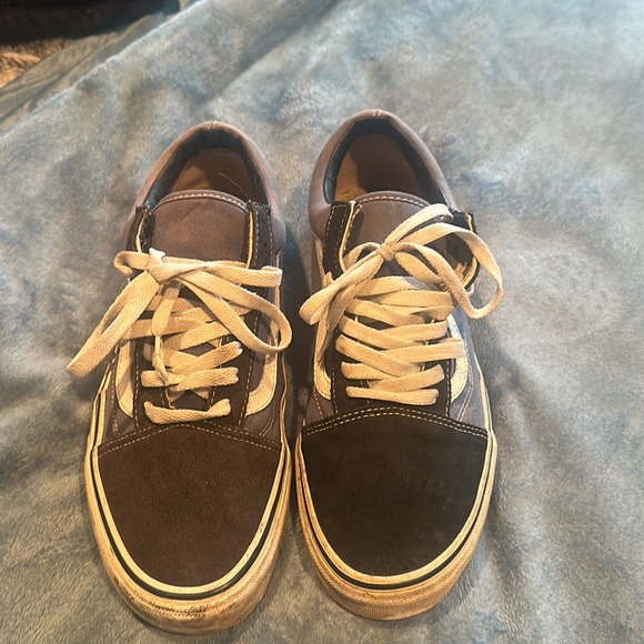 Vans - Picture 2 of 4